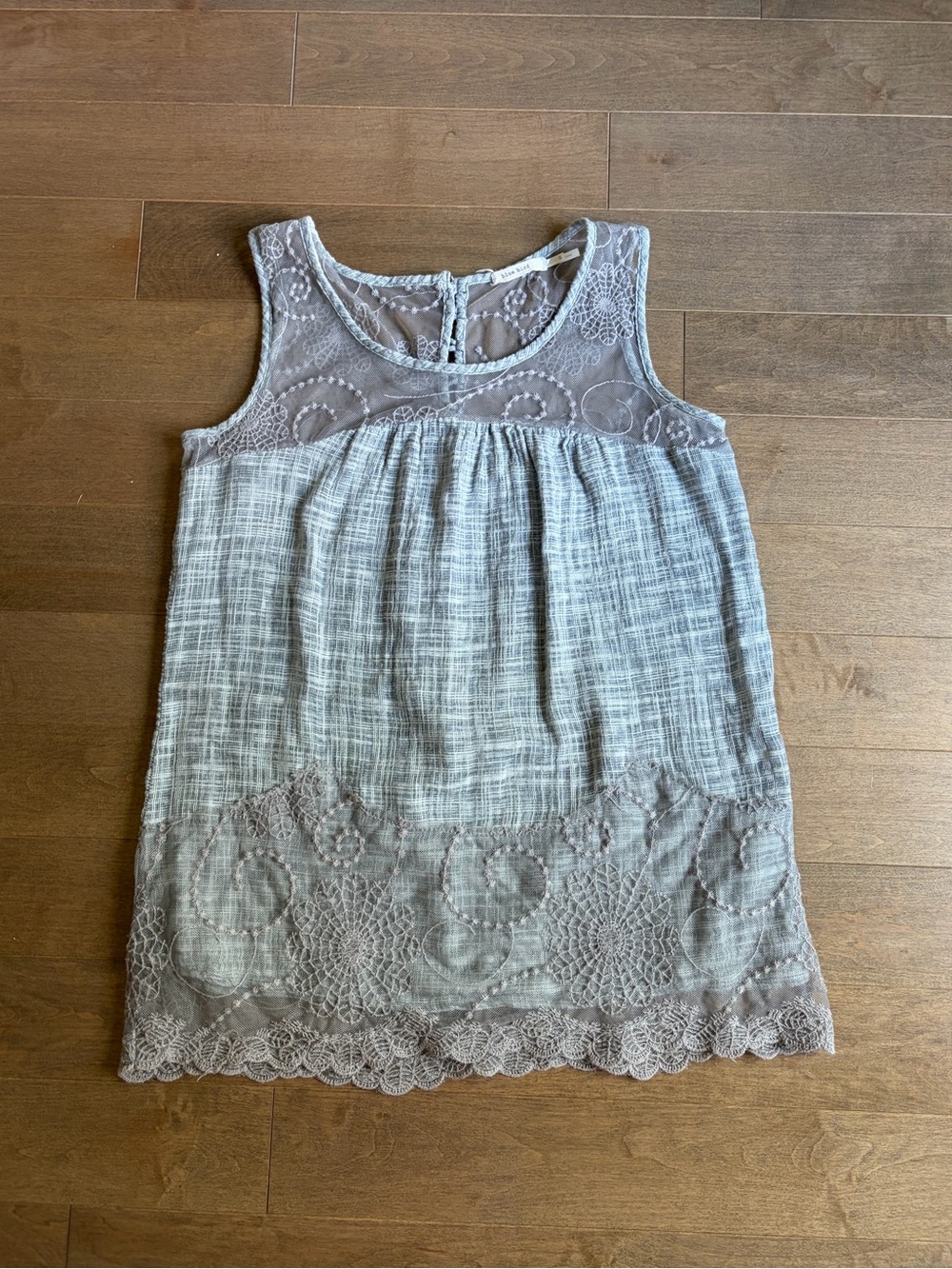 Blue Bird Sleeveless Lace Yoke Top - Grey sz S